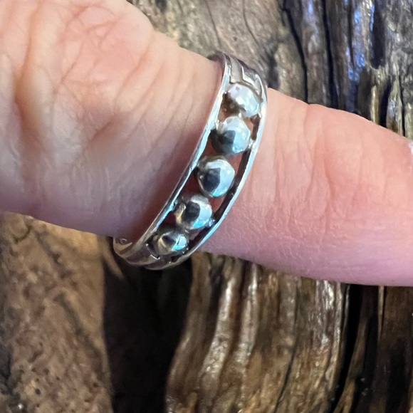 Unisex, Artisan Vintage Ring 925 Sterling Silver Dainty  Band Dotted 7.5 - Picture 5 of 9